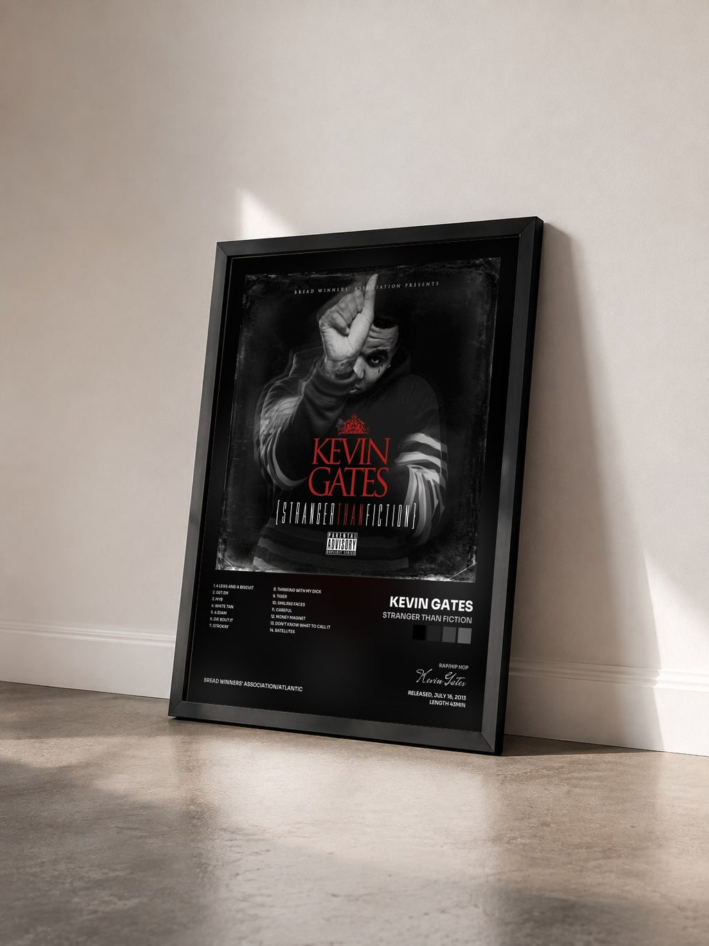 #noir Tableau de l'album Stranger Than Fiction de Kevin Gates vu de trois quarts, cadre noir
