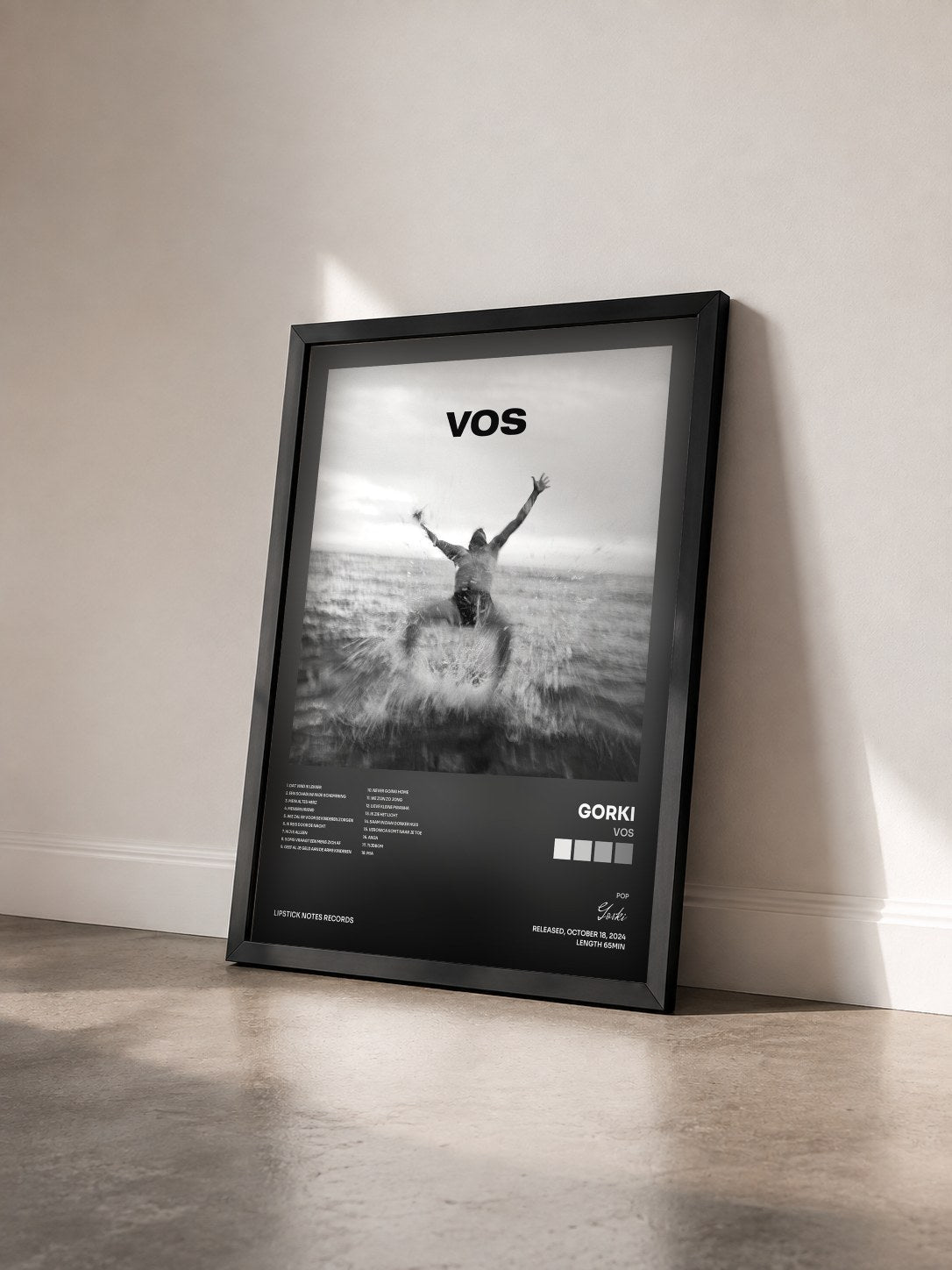 #noir Tableau de l'album VOS de Gorki vu de trois quarts, cadre noir
