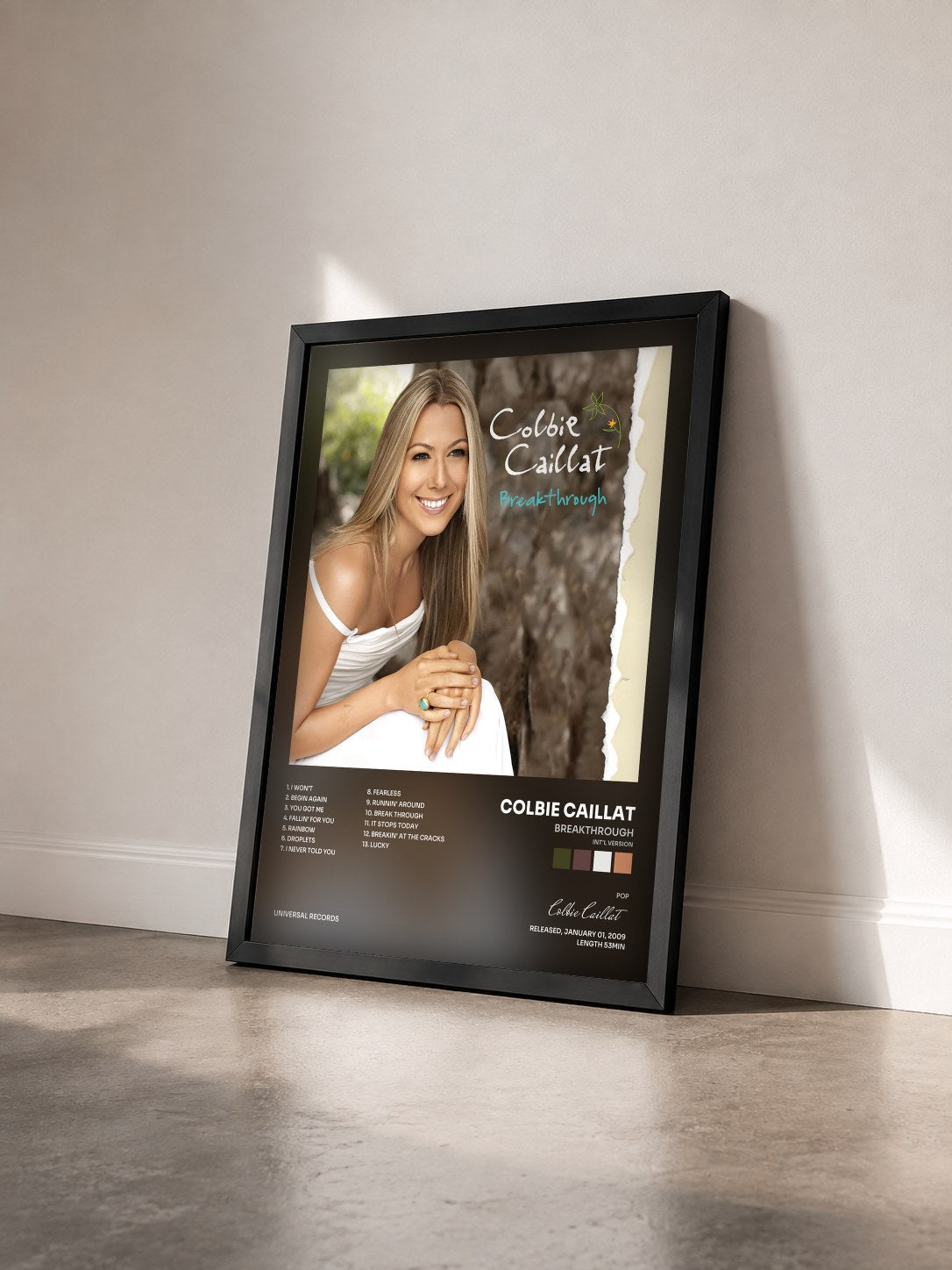 #noir Tableau de l'album Breakthrough (Int'l Version) de Colbie Caillat vu de trois quarts, cadre noir