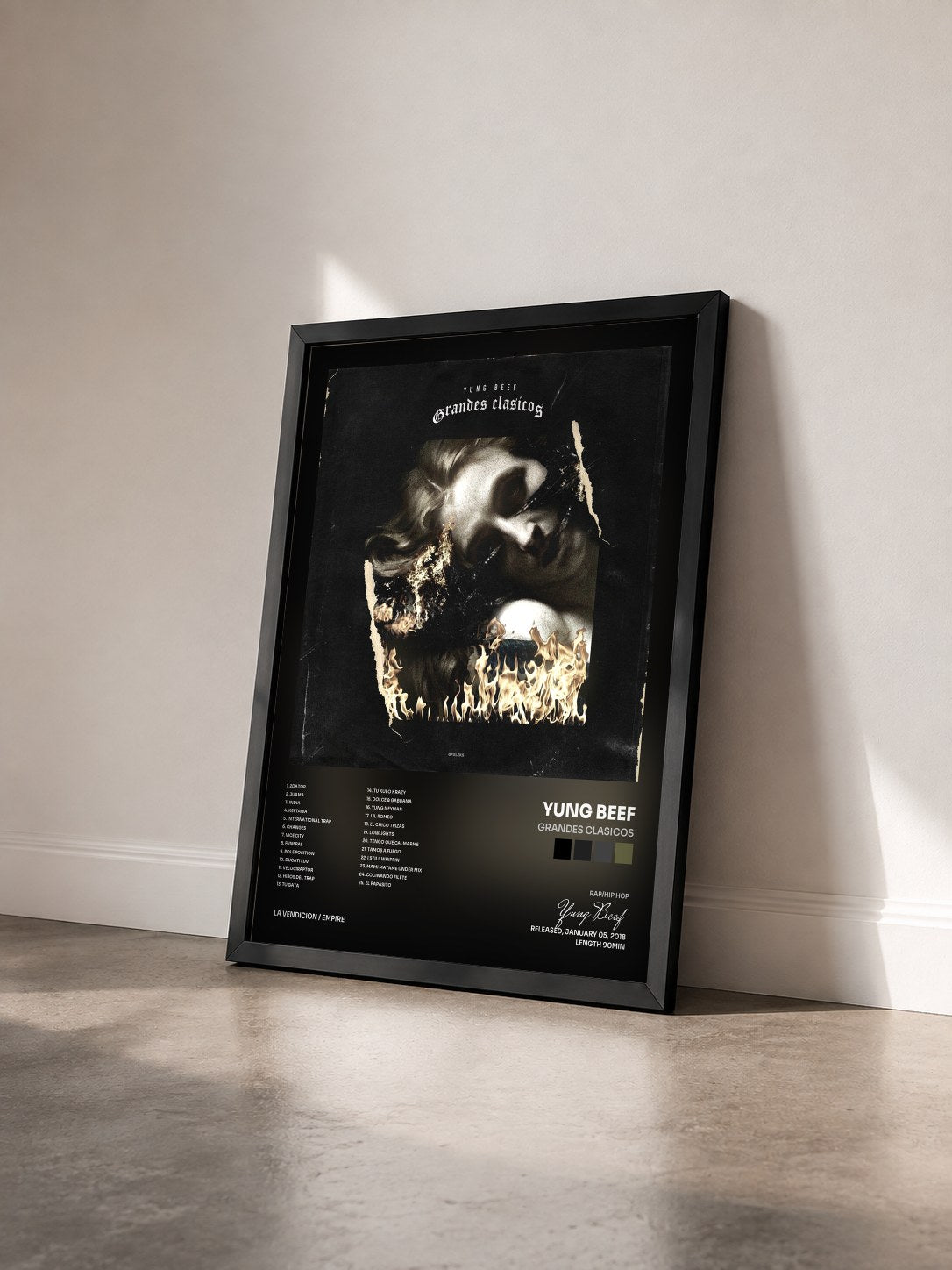 #noir Tableau de l'album Grandes Clasicos de Yung Beef vu de trois quarts, cadre noir