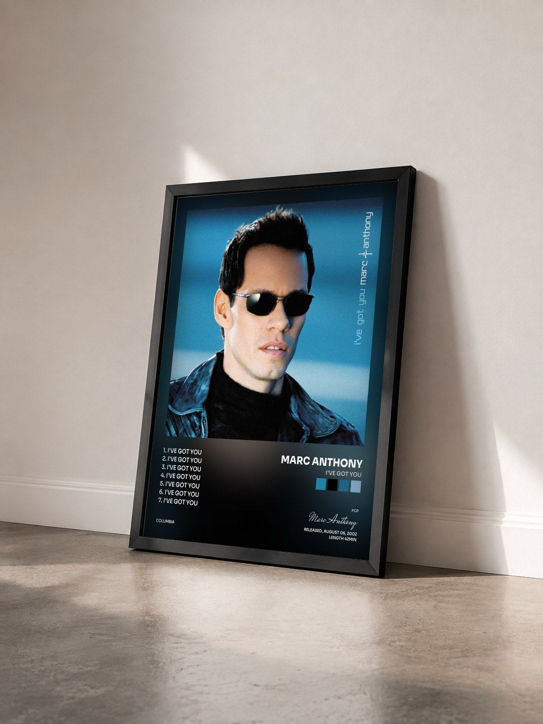 #noir Tableau de l'album I've Got You de Marc Anthony vu de trois quarts, cadre noir
