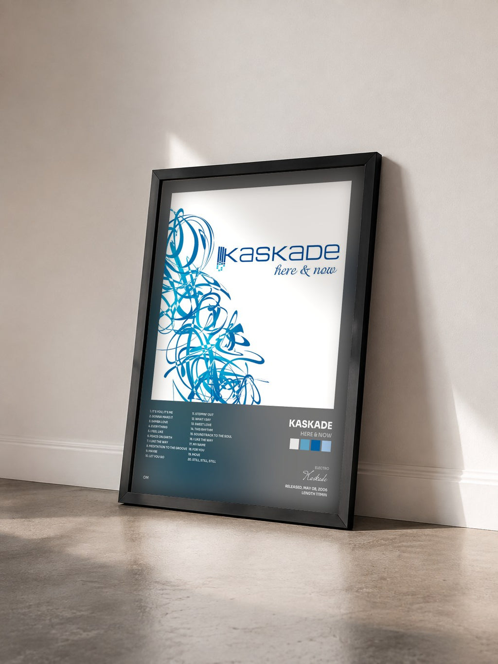 #noir Tableau de l'album Here & Now de Kaskade vu de trois quarts, cadre noir