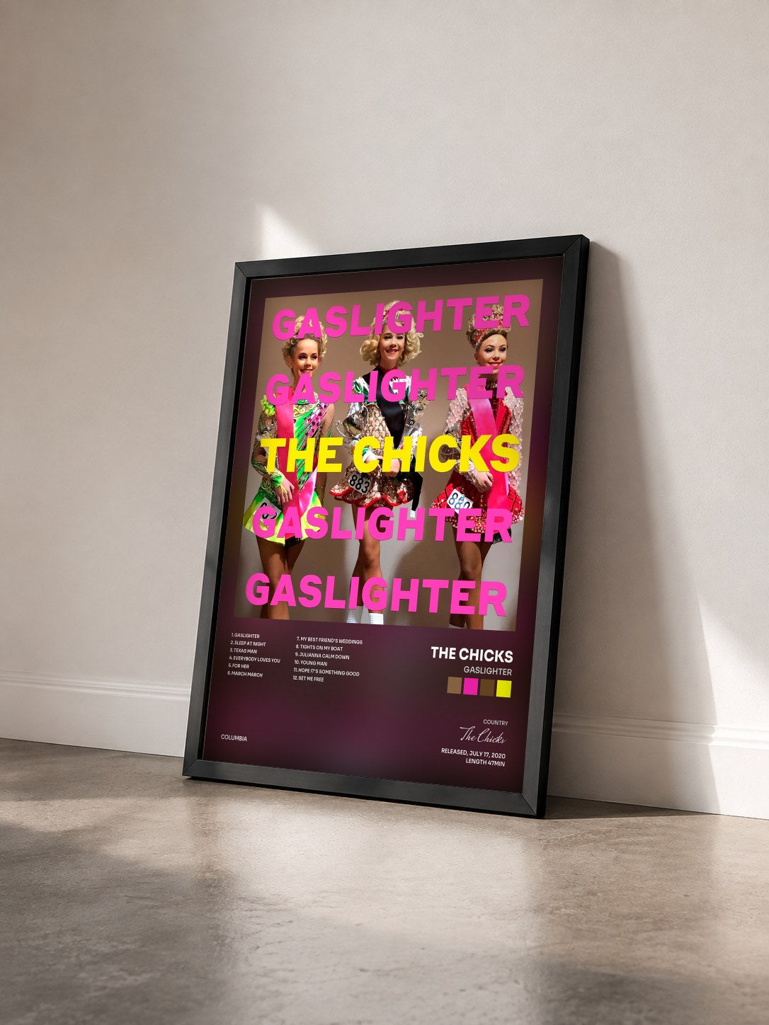 #noir Tableau de l'album Gaslighter de The Chicks vu de trois quarts, cadre noir