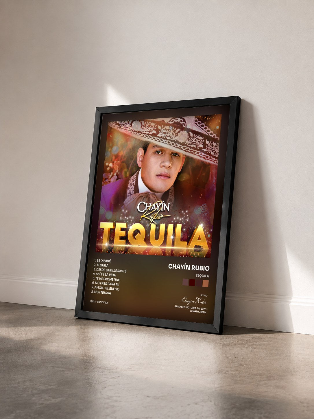 #noir Tableau de l'album Tequila de Chayín Rubio vu de trois quarts, cadre noir
