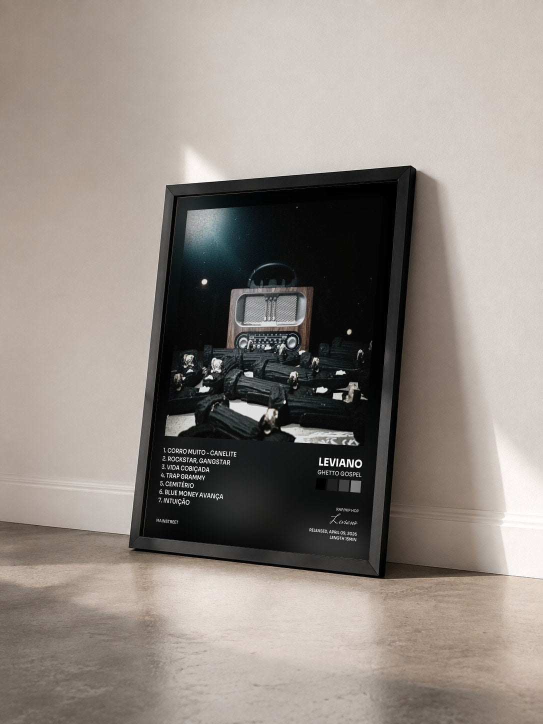 #noir Tableau de l'album GHETTO GOSPEL de Leviano vu de trois quarts, cadre noir