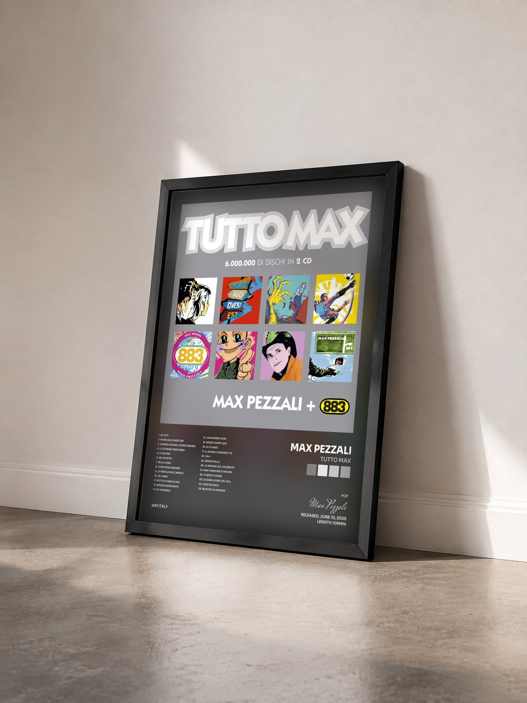 #noir Tableau de l'album Tutto Max de Max Pezzali vu de trois quarts, cadre noir