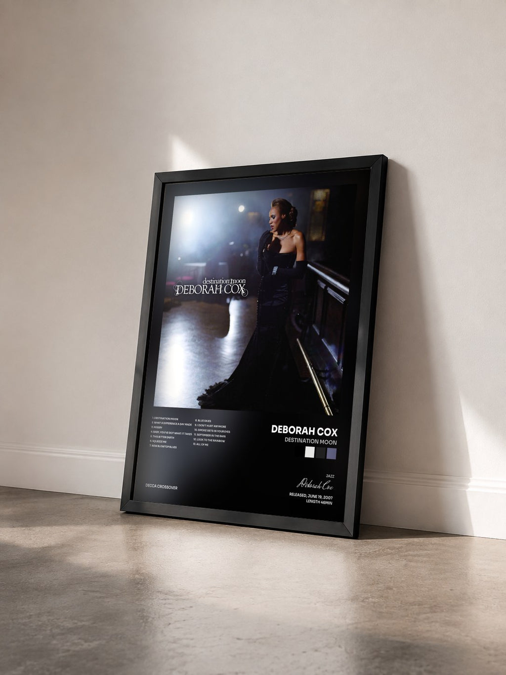 #noir Tableau de l'album Destination Moon de Deborah Cox vu de trois quarts, cadre noir
