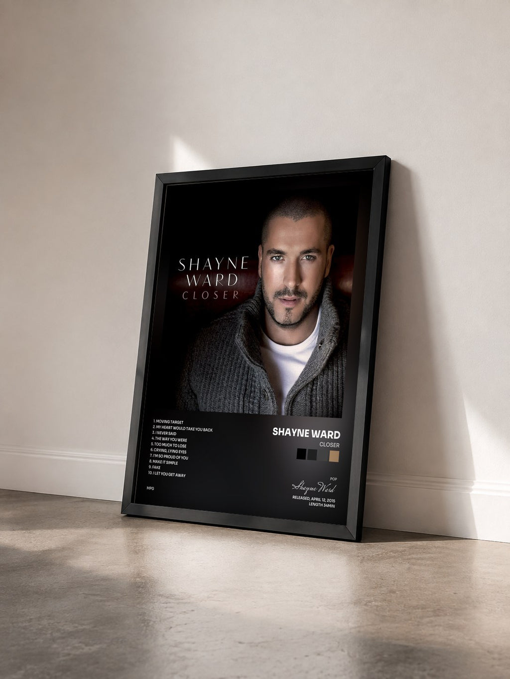 #noir Tableau de l'album Closer de Shayne Ward vu de trois quarts, cadre noir