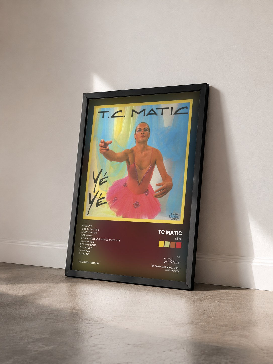 #noir Tableau de l'album Yé Yé de TC Matic vu de trois quarts, cadre noir