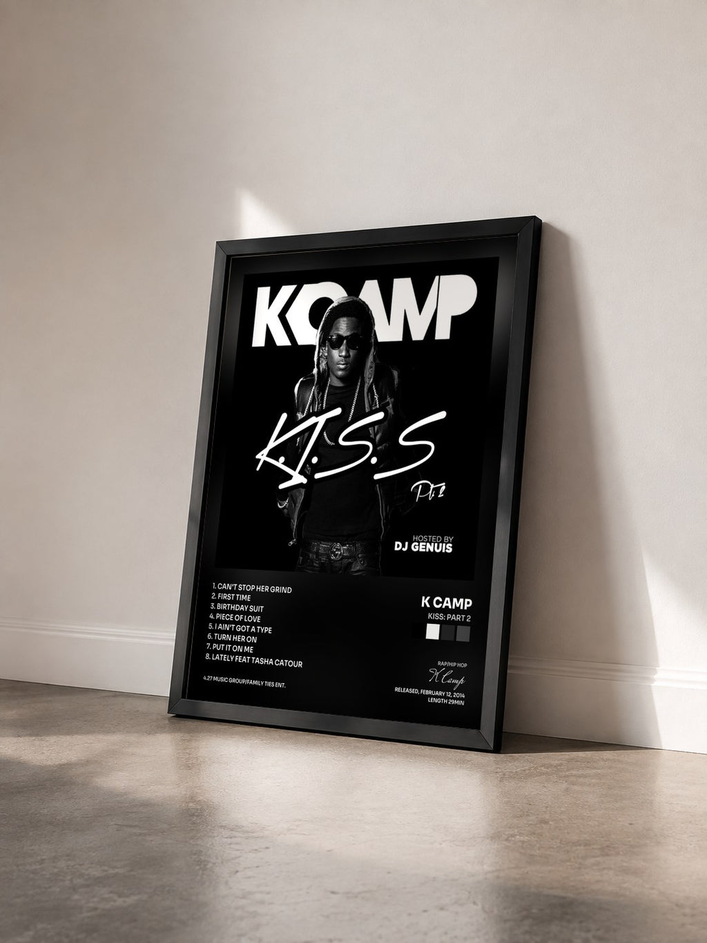 #noir Tableau de l'album Kiss: Part 2 de K Camp vu de trois quarts, cadre noir