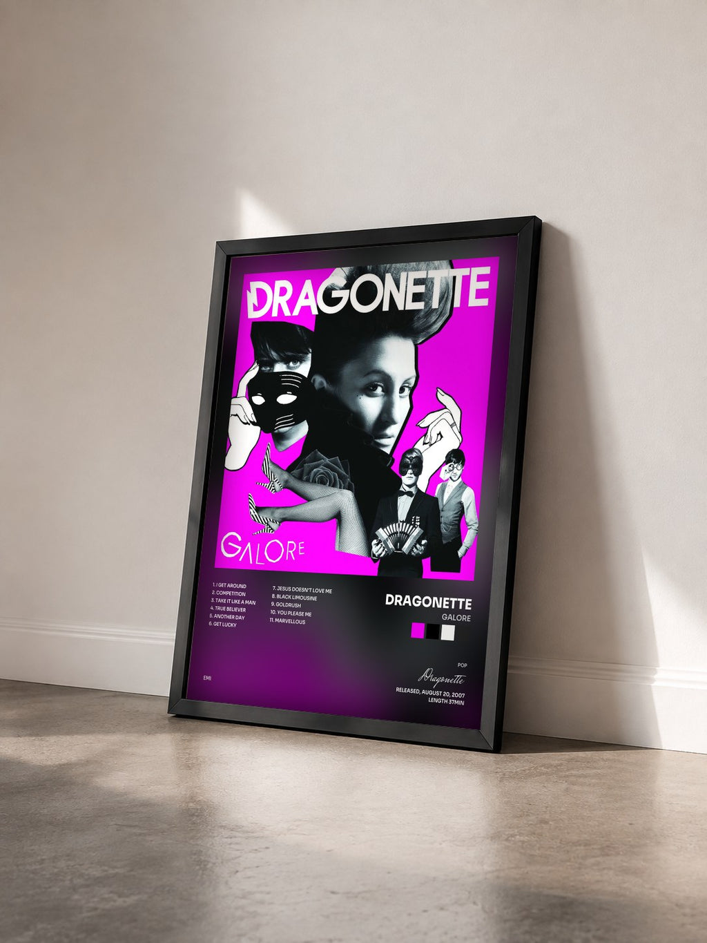 #noir Tableau de l'album Galore de Dragonette vu de trois quarts, cadre noir