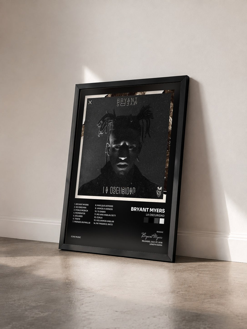 #noir Tableau de l'album La Oscuridad de Bryant Myers vu de trois quarts, cadre noir