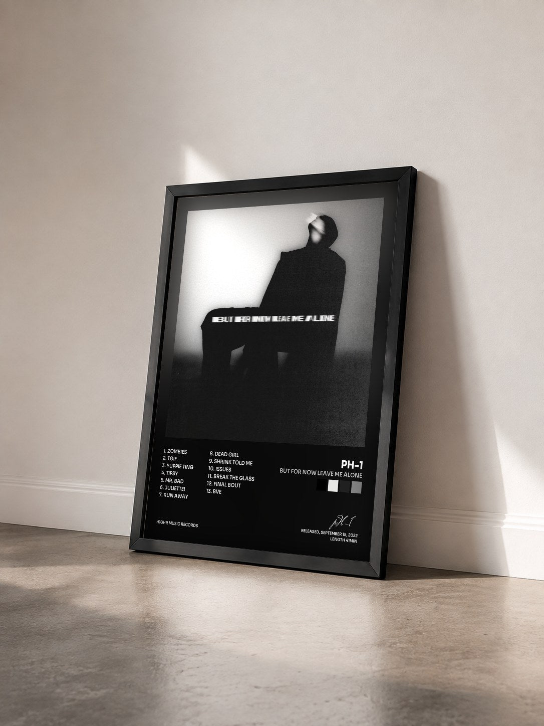 #noir Tableau de l'album BUT FOR NOW LEAVE ME ALONE de pH-1 vu de trois quarts, cadre noir