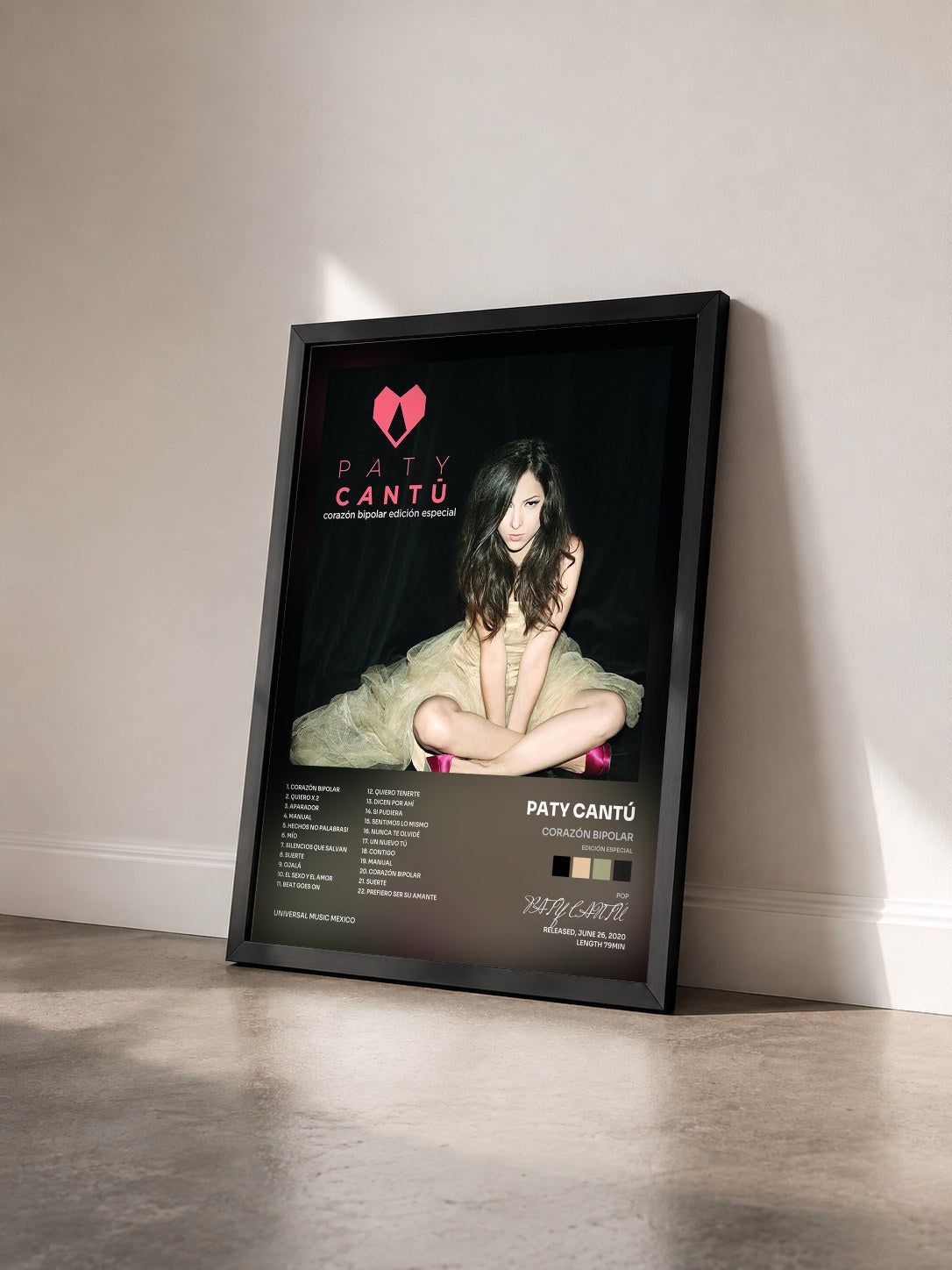 #noir Tableau de l'album Corazón Bipolar (Edición Especial) de PATY CANTÚ vu de trois quarts, cadre noir