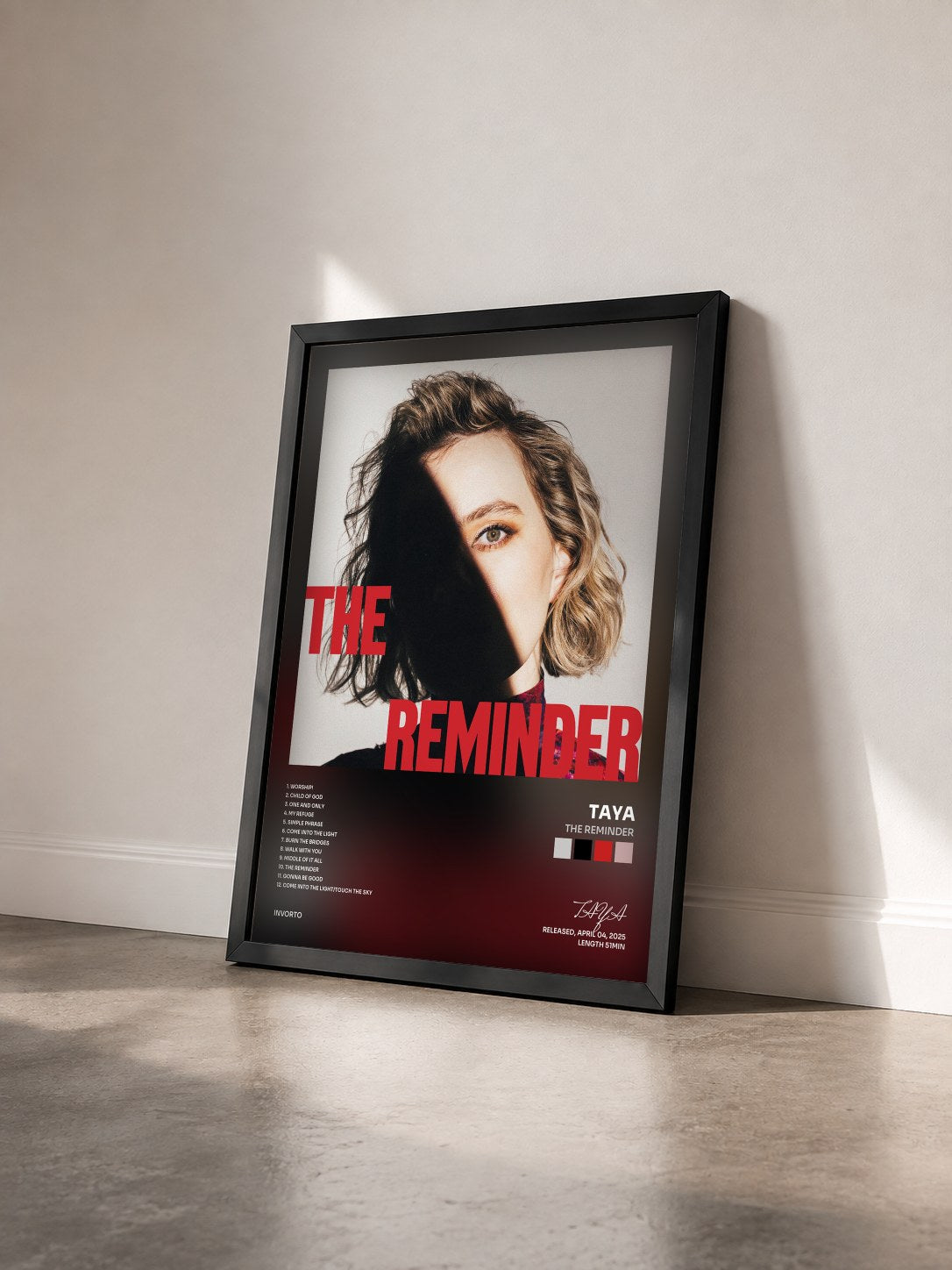 #noir Tableau de l'album The Reminder de TAYA vu de trois quarts, cadre noir