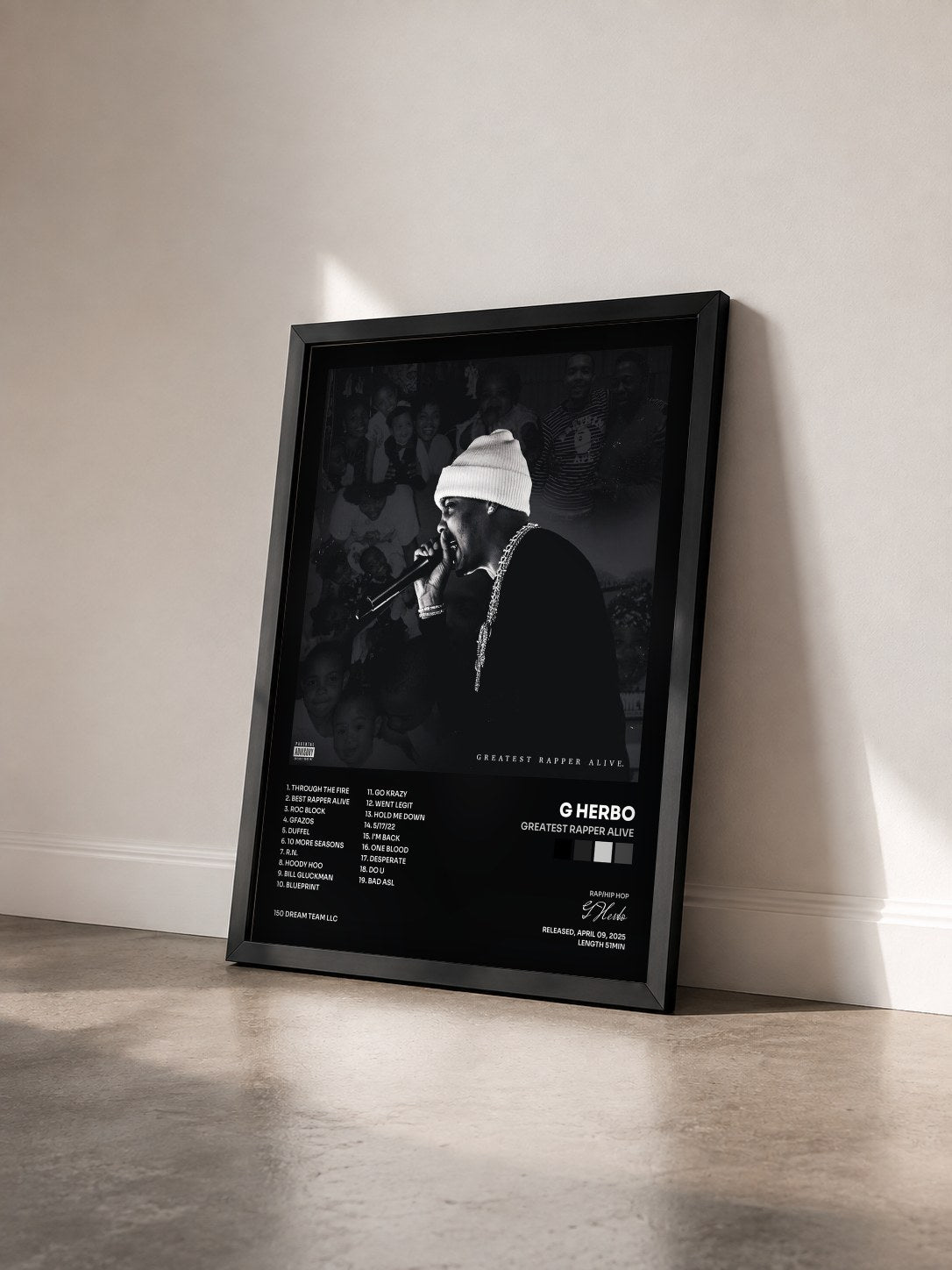 #noir Tableau de l'album Greatest Rapper Alive de G Herbo vu de trois quarts, cadre noir