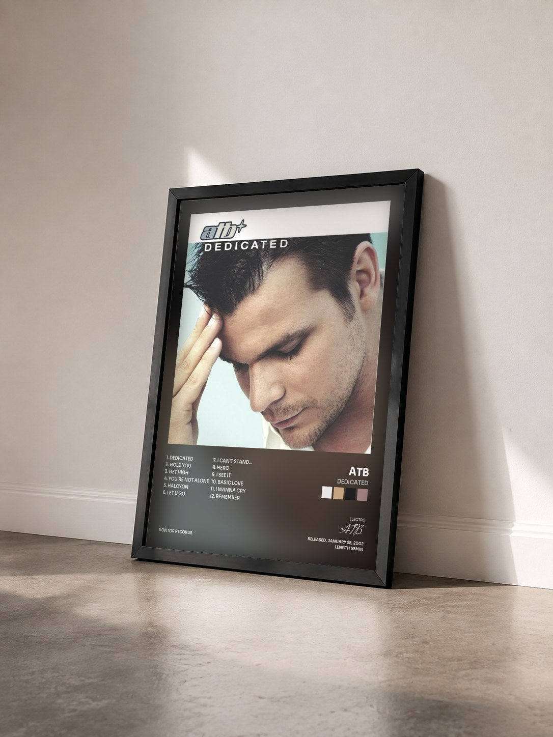 #noir Tableau de l'album Dedicated de ATB vu de trois quarts, cadre noir