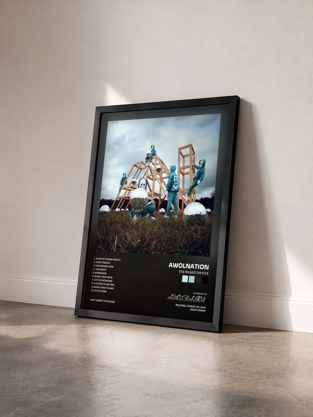 #noir Tableau de l'album The Phantom Five de AWOLNATION vu de trois quarts, cadre noir