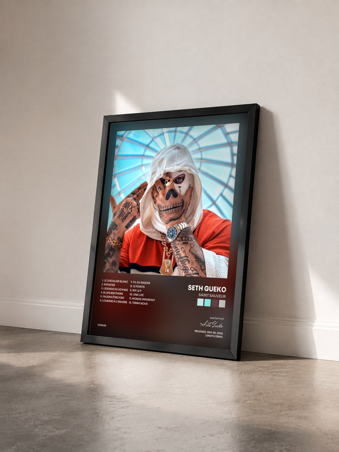#noir Tableau de l'album Saint Sauveur de Seth Gueko vu de trois quarts, cadre noir