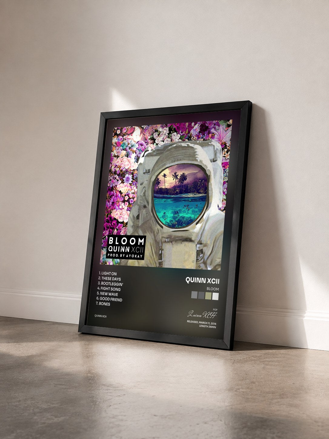 #noir Tableau de l'album Bloom de Quinn XCII vu de trois quarts, cadre noir