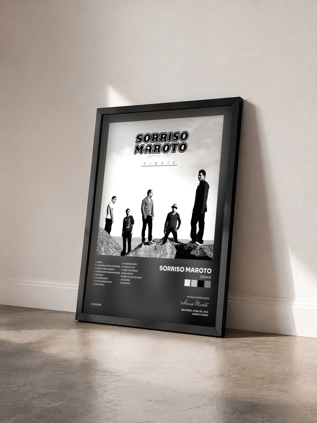 #noir Tableau de l'album Sinais de Sorriso Maroto vu de trois quarts, cadre noir