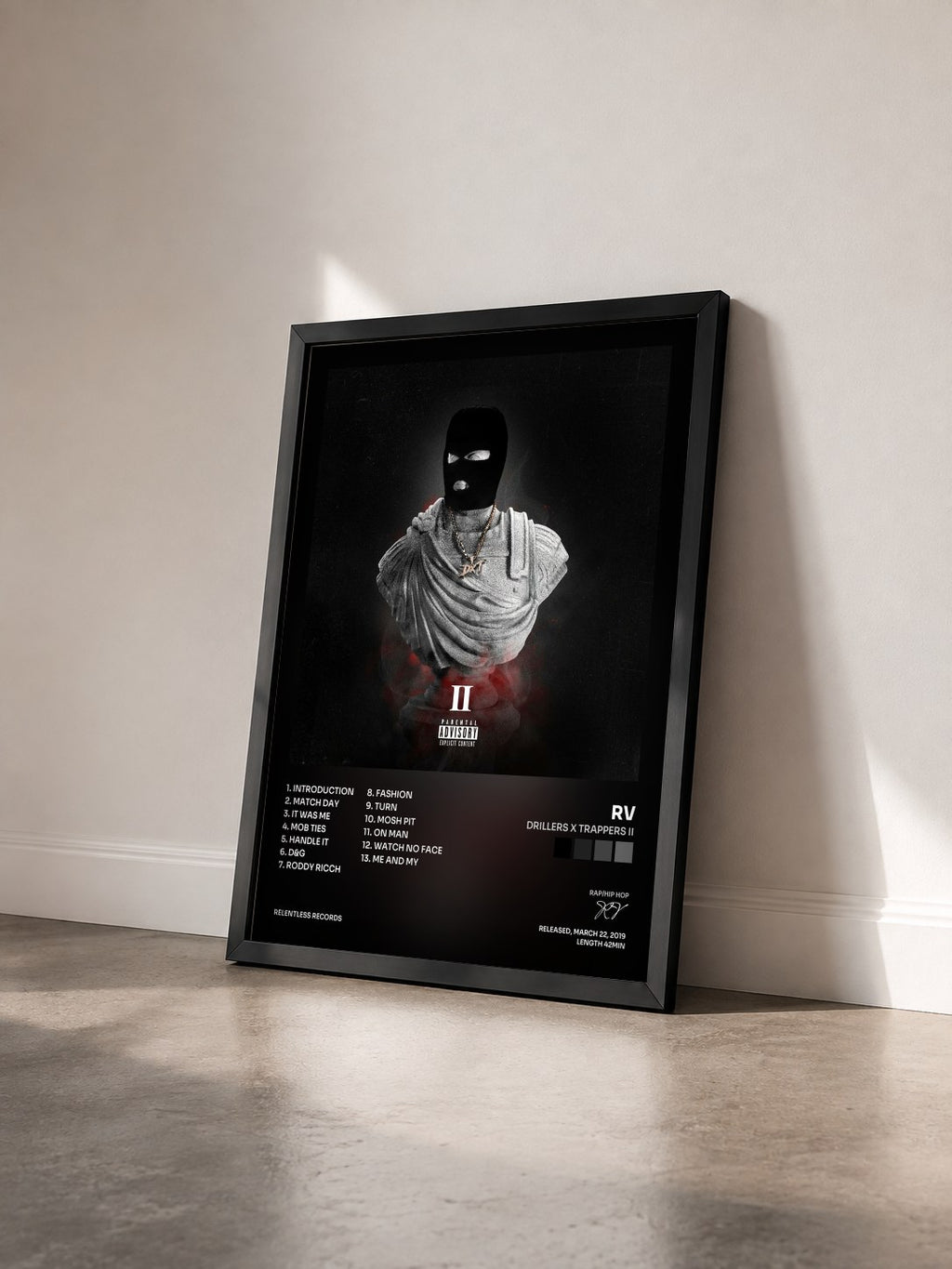 #noir Tableau de l'album Drillers x Trappers II de RV vu de trois quarts, cadre noir