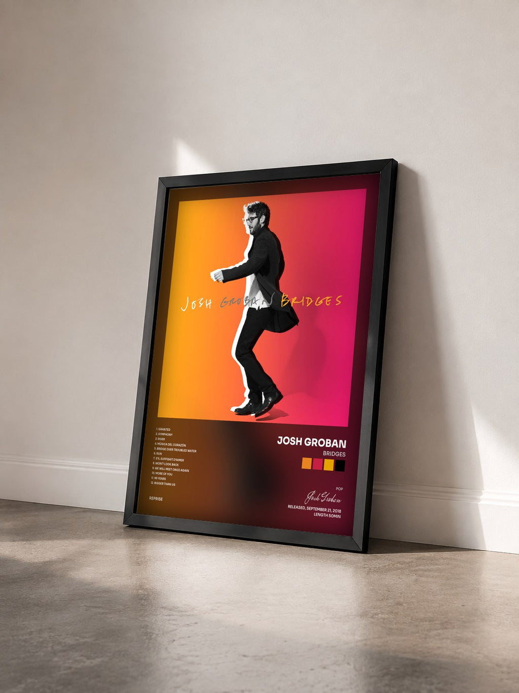 #noir Tableau de l'album Bridges de Josh Groban vu de trois quarts, cadre noir