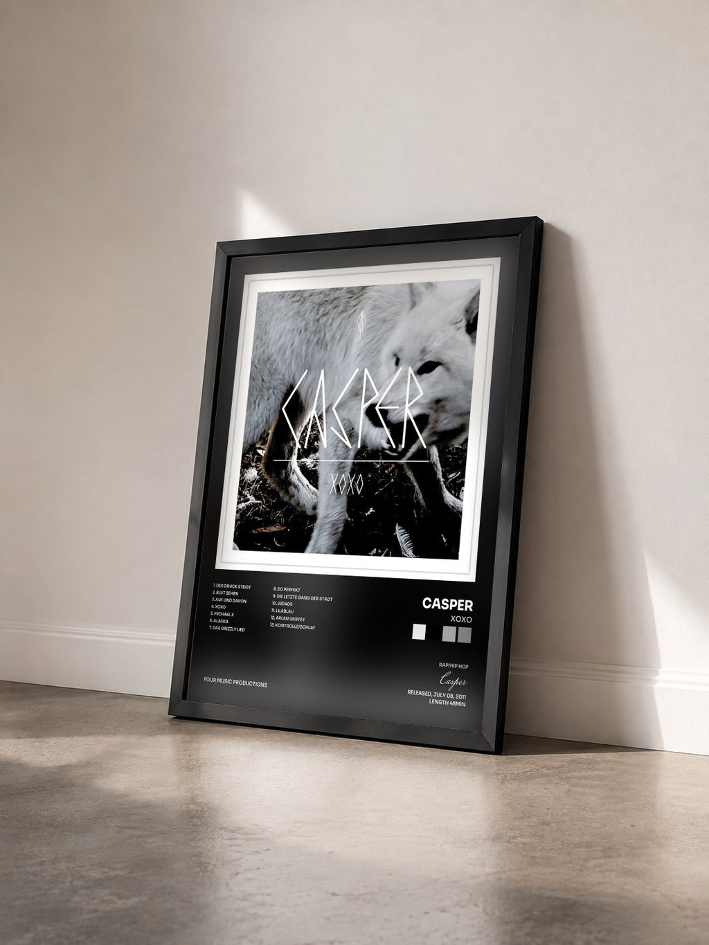 #noir Tableau de l'album XOXO de Casper vu de trois quarts, cadre noir
