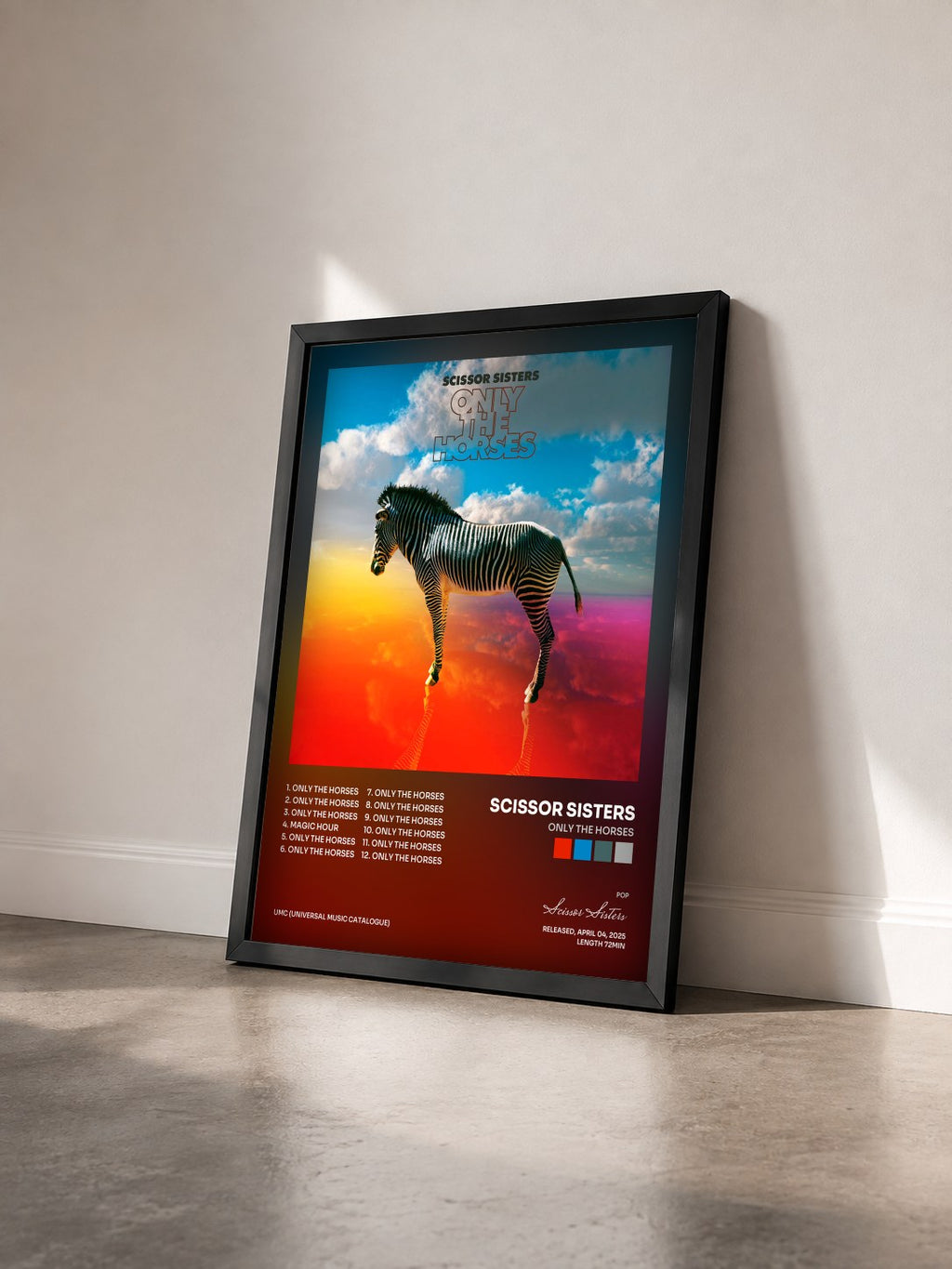 #noir Tableau de l'album Only The Horses de Scissor Sisters vu de trois quarts, cadre noir