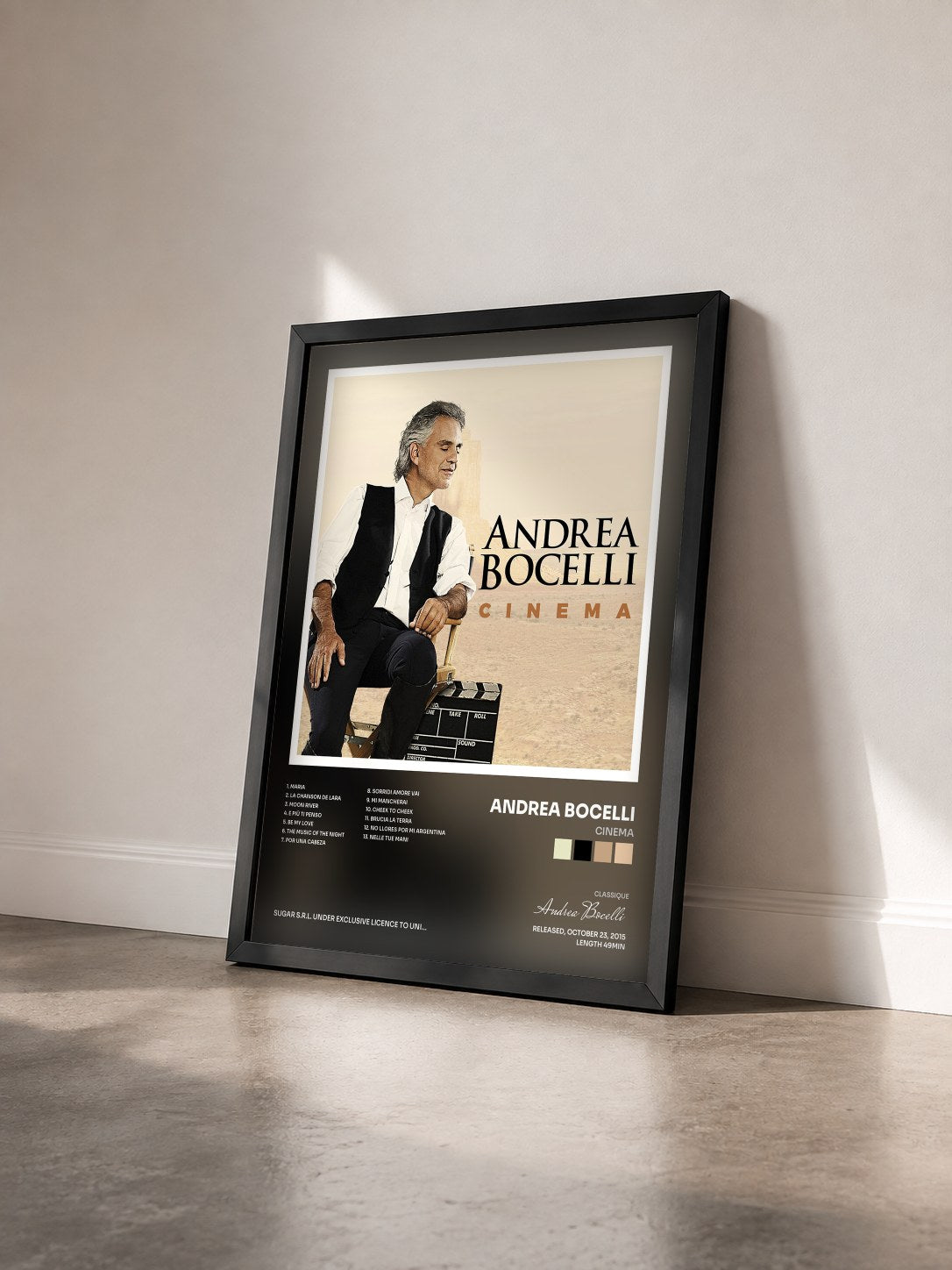 #noir Tableau de l'album Cinema de Andrea Bocelli vu de trois quarts, cadre noir
