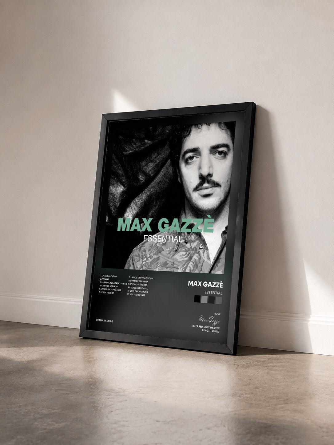 #noir Tableau de l'album Essential de Max Gazzè vu de trois quarts, cadre noir
