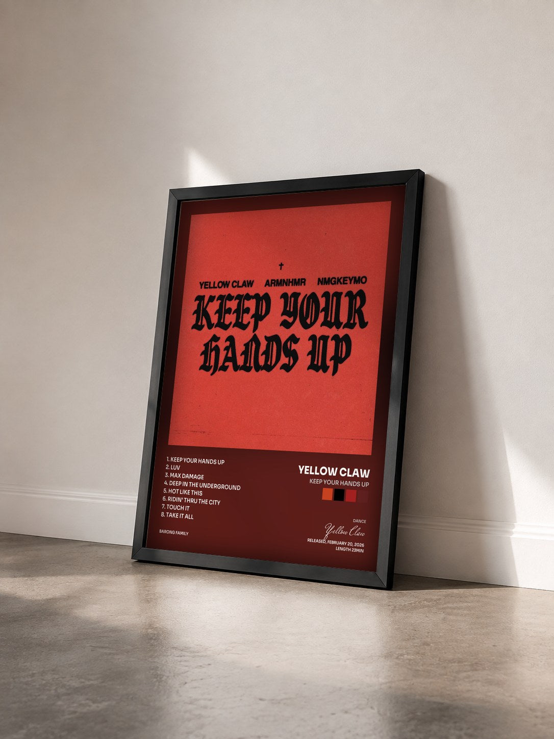 #noir Tableau de l'album Keep Your Hands Up de Yellow Claw vu de trois quarts, cadre noir