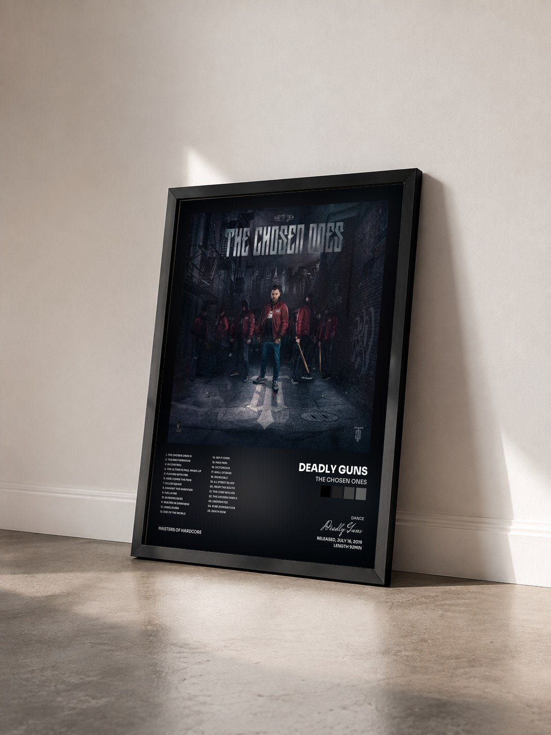 #noir Tableau de l'album The Chosen Ones de Deadly Guns vu de trois quarts, cadre noir
