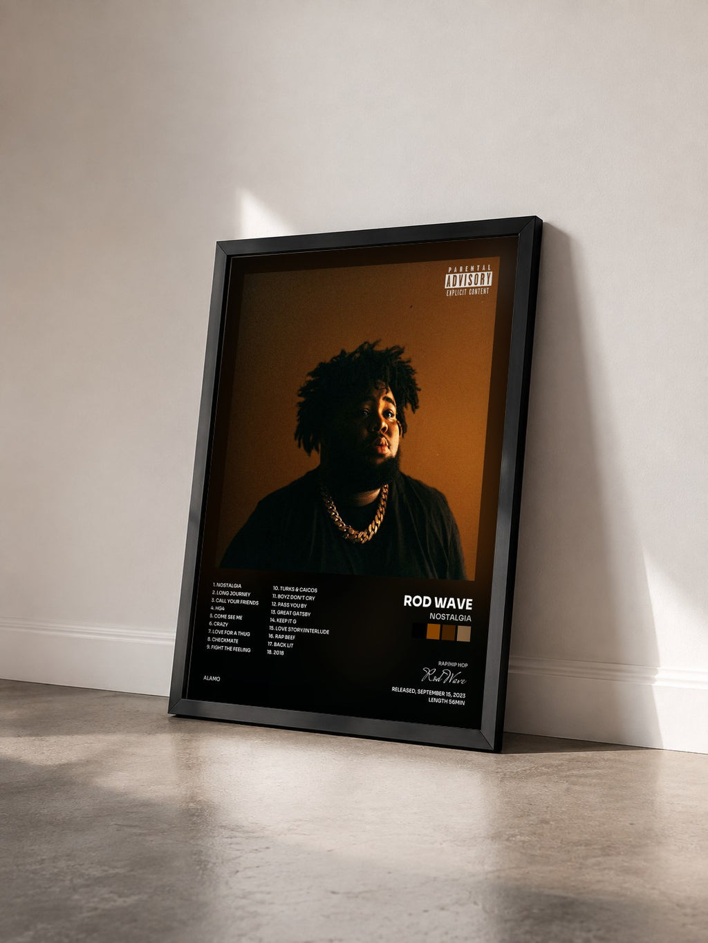 #noir Tableau de l'album Nostalgia de Rod Wave vu de trois quarts, cadre noir
