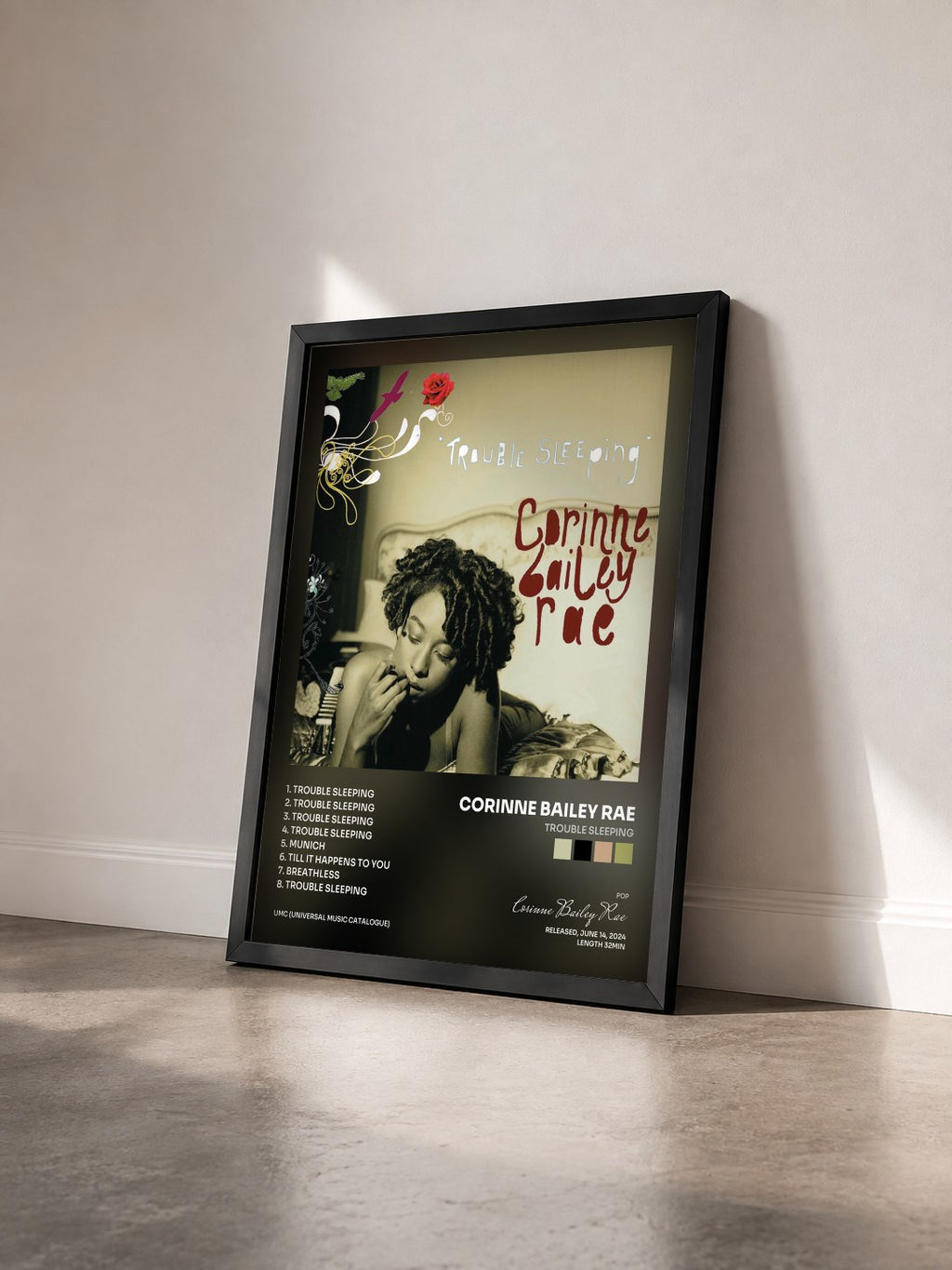 #noir Tableau de l'album Trouble Sleeping de Corinne Bailey Rae vu de trois quarts, cadre noir