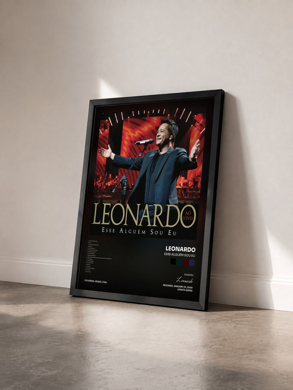 #noir Tableau de l'album Esse Alguém Sou Eu de Leonardo vu de trois quarts, cadre noir
