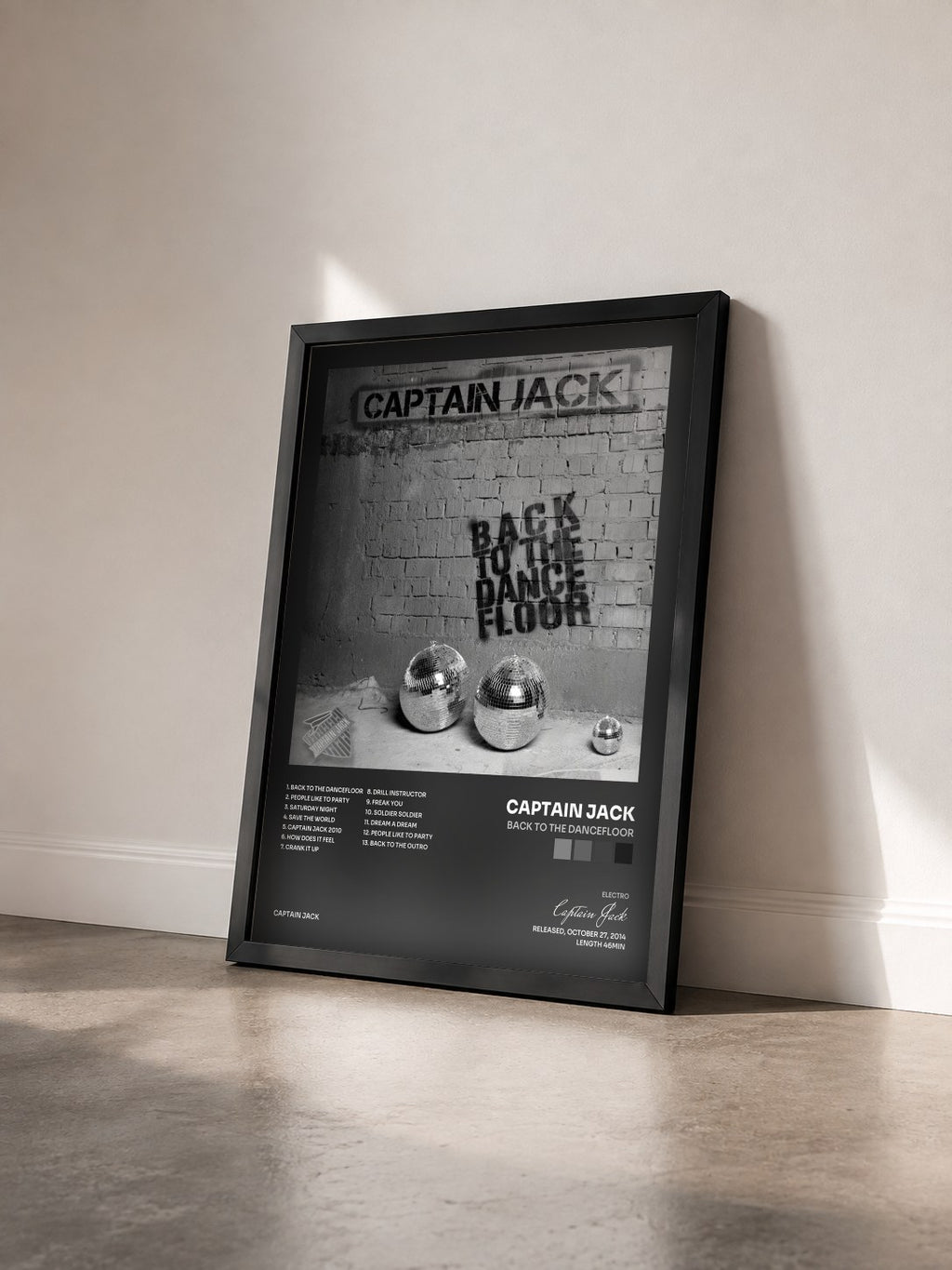 #noir Tableau de l'album Back to the Dancefloor de Captain Jack vu de trois quarts, cadre noir