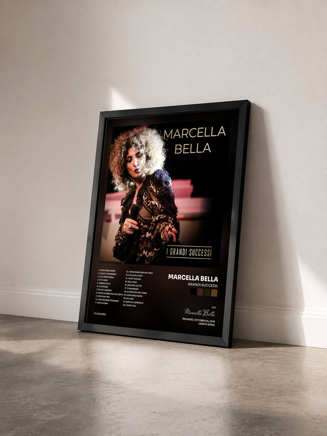 #noir Tableau de l'album Grandi successi de Marcella Bella vu de trois quarts, cadre noir