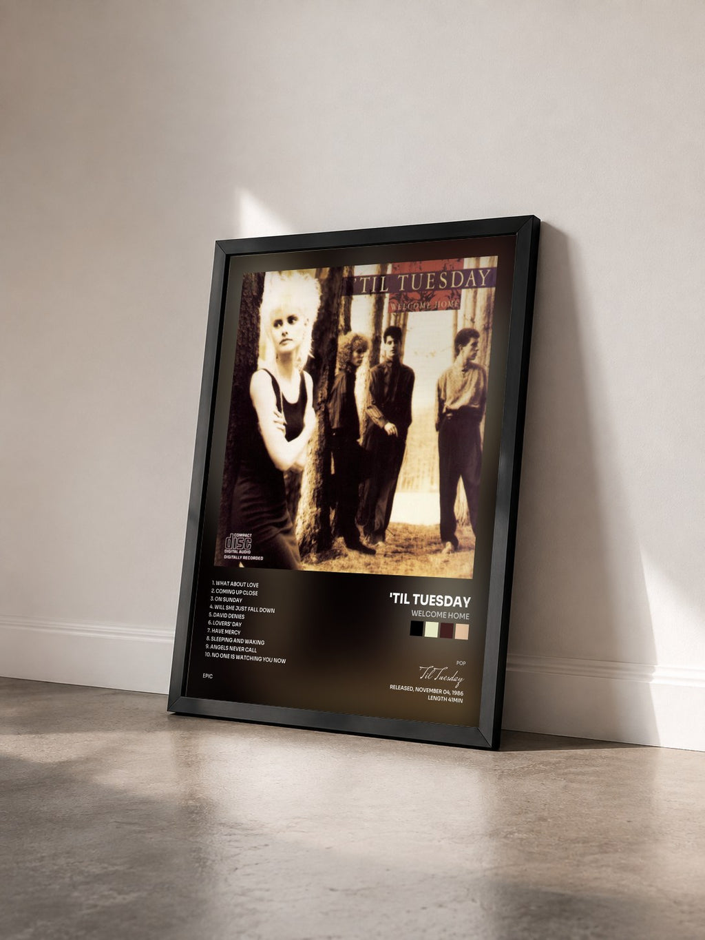 #noir Tableau de l'album Welcome Home de 'Til Tuesday vu de trois quarts, cadre noir