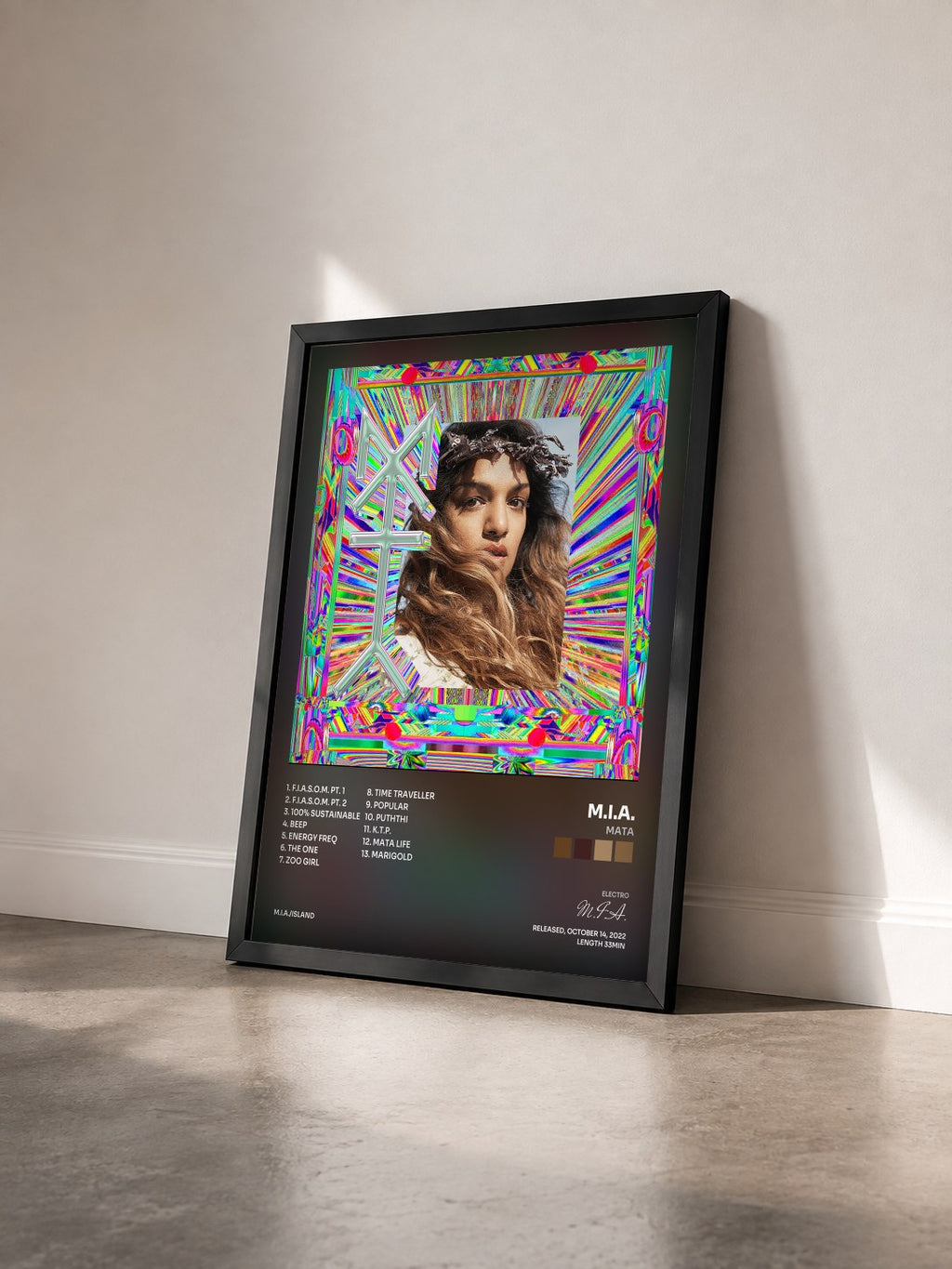 #noir Tableau de l'album MATA de M.I.A. vu de trois quarts, cadre noir