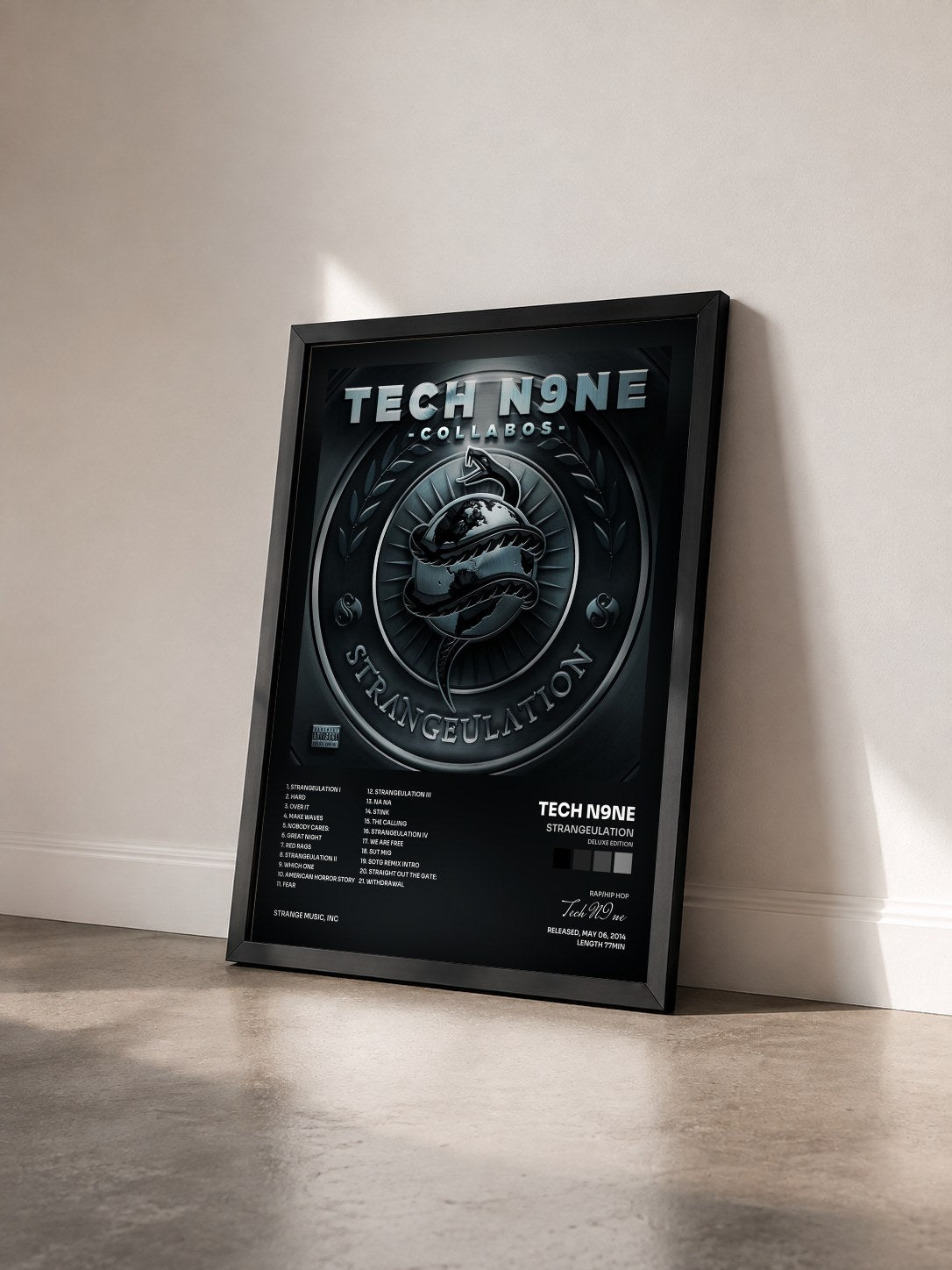 #noir Tableau de l'album Strangeulation (Deluxe Edition) de Tech N9ne vu de trois quarts, cadre noir