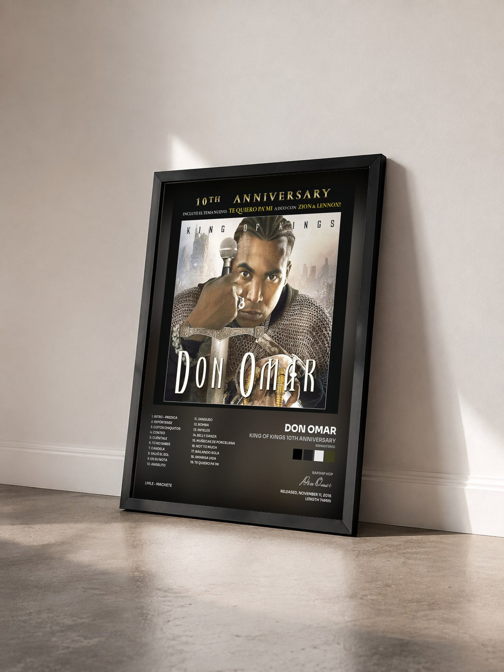 #noir Tableau de l'album King Of Kings 10th Anniversary (Remastered) de Don Omar vu de trois quarts, cadre noir