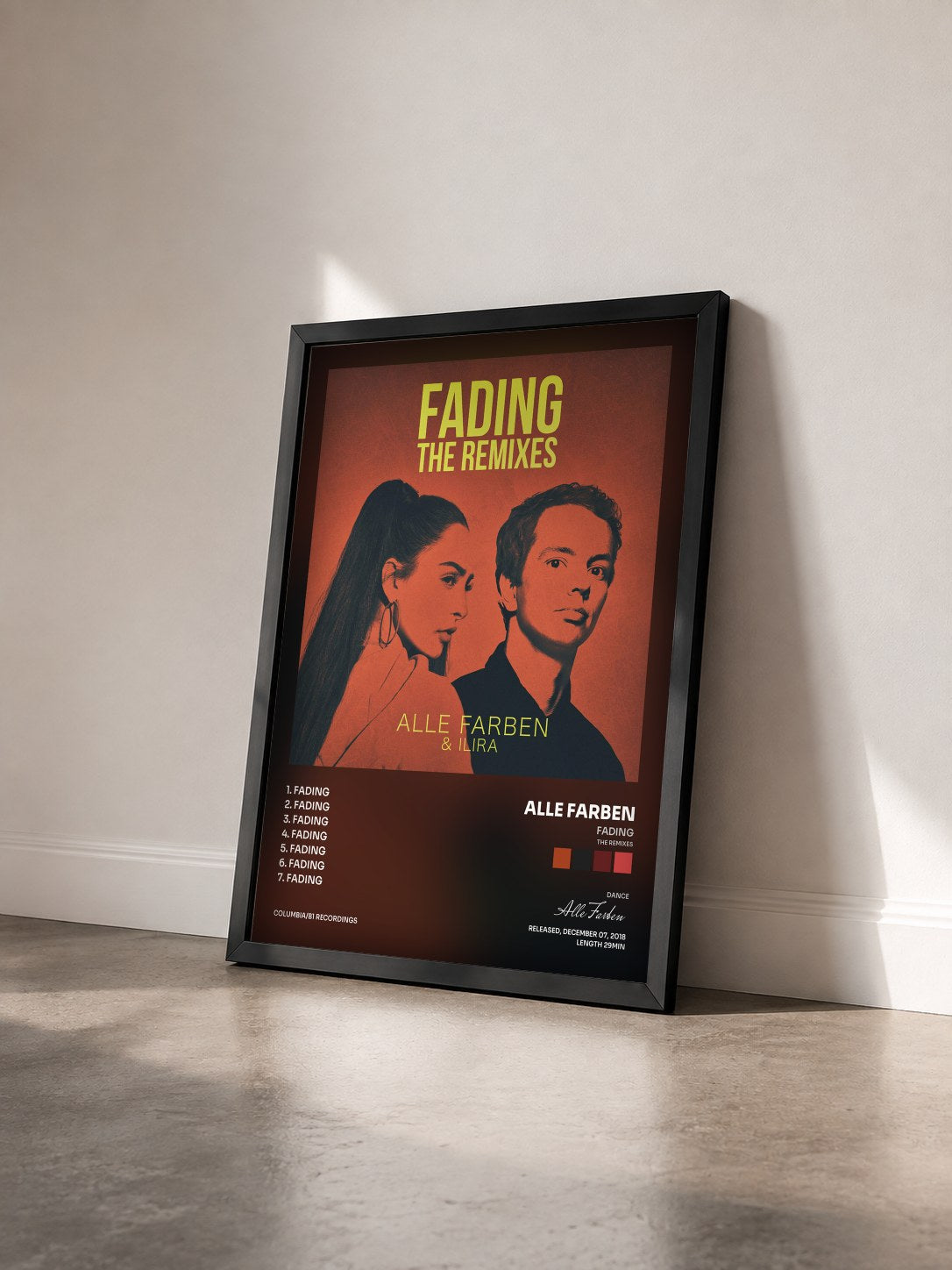 #noir Tableau de l'album Fading (The Remixes) de Alle Farben vu de trois quarts, cadre noir