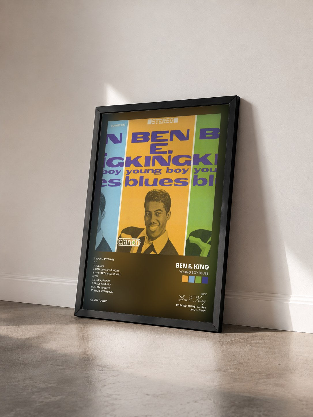 #noir Tableau de l'album Young Boy Blues de Ben E. King vu de trois quarts, cadre noir