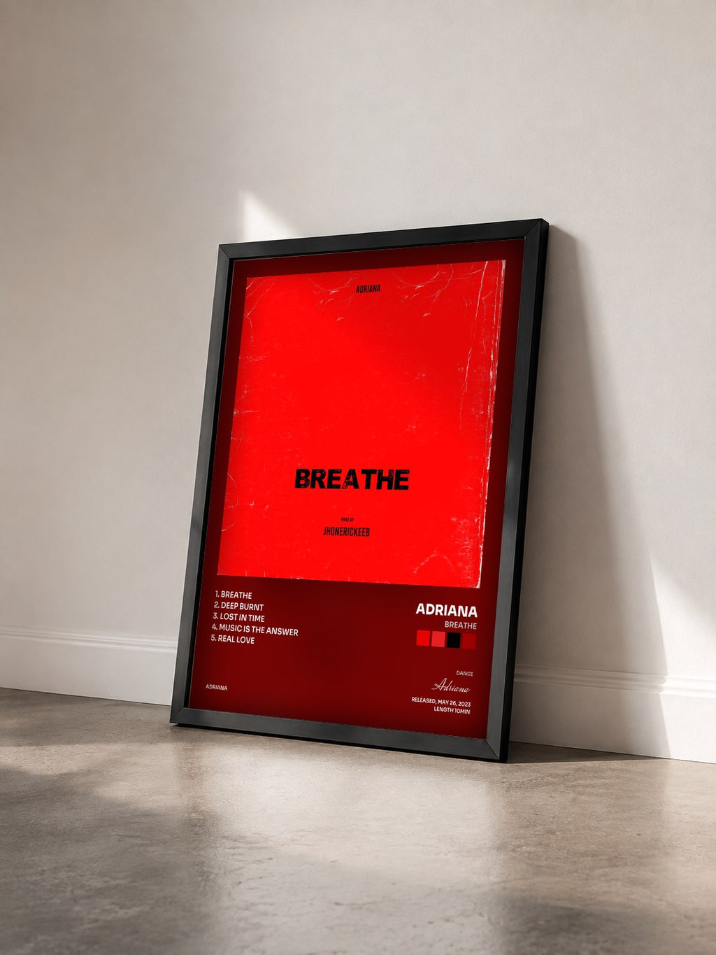#noir Tableau de l'album Breathe de Adriana vu de trois quarts, cadre noir