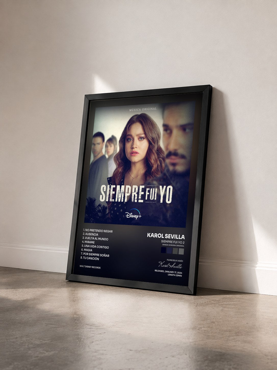 #noir Tableau de l'album Siempre Fui Yo 2 (Banda Sonora Original) de Karol Sevilla vu de trois quarts, cadre noir
