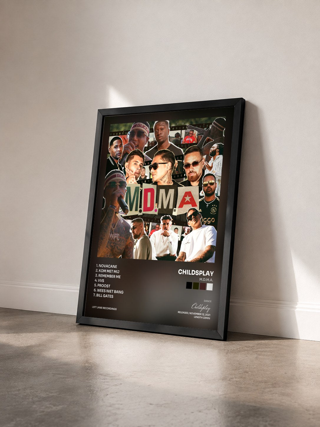 #noir Tableau de l'album M.D.M.A. de Childsplay vu de trois quarts, cadre noir