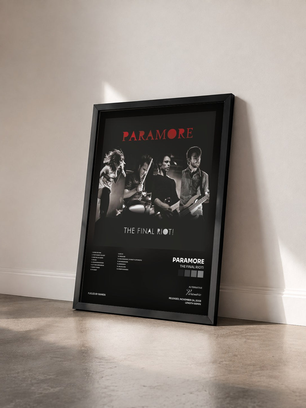 #noir Tableau de l'album The Final Riot! de Paramore vu de trois quarts, cadre noir