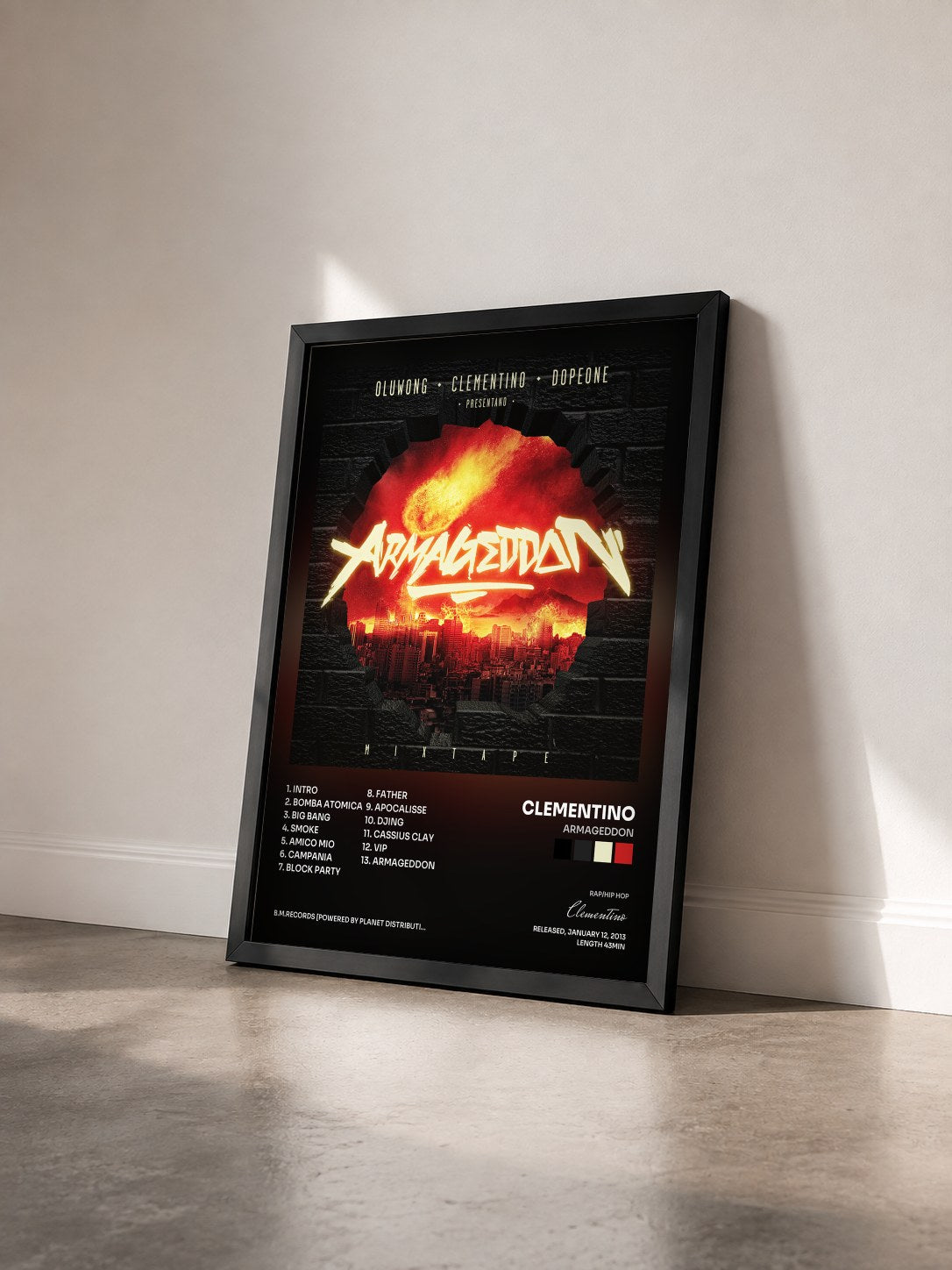 #noir Tableau de l'album Armageddon de Clementino vu de trois quarts, cadre noir
