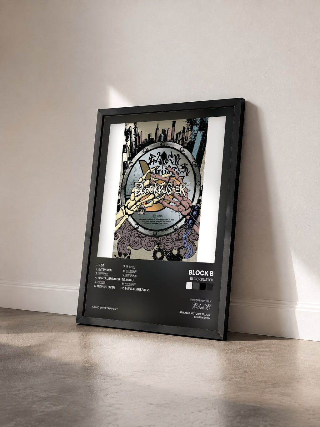 #noir Tableau de l'album BLOCKBUSTER de Block B vu de trois quarts, cadre noir